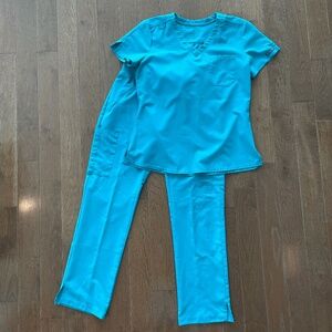 Med Couture Insight Scrub Set